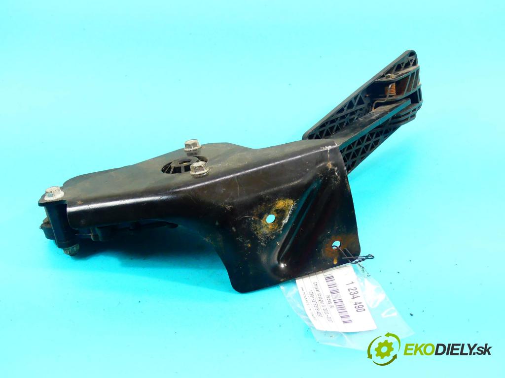 Chrysler Voyager IV 2000-2007 2.5 crdi 143 HP manual 105 kW 2499 cm3 5- pedále 04861650AB (Pedále)