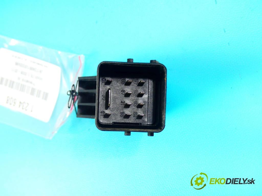 Infiniti FX II 2008-2017 3.0 V6 238HP automatic 175 kW 2991 cm3 5- Relé: 0281003045 (Relé)