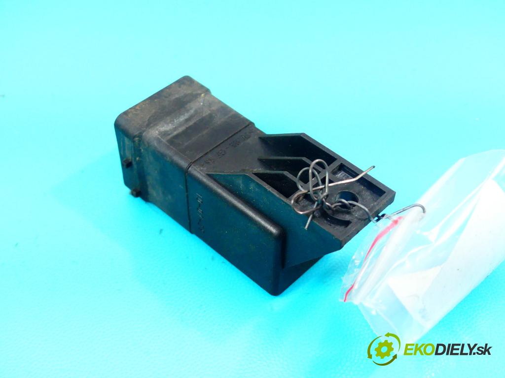 Infiniti FX II 2008-2017 3.0 V6 238HP automatic 175 kW 2991 cm3 5- Relé: 0281003045 (Relé)