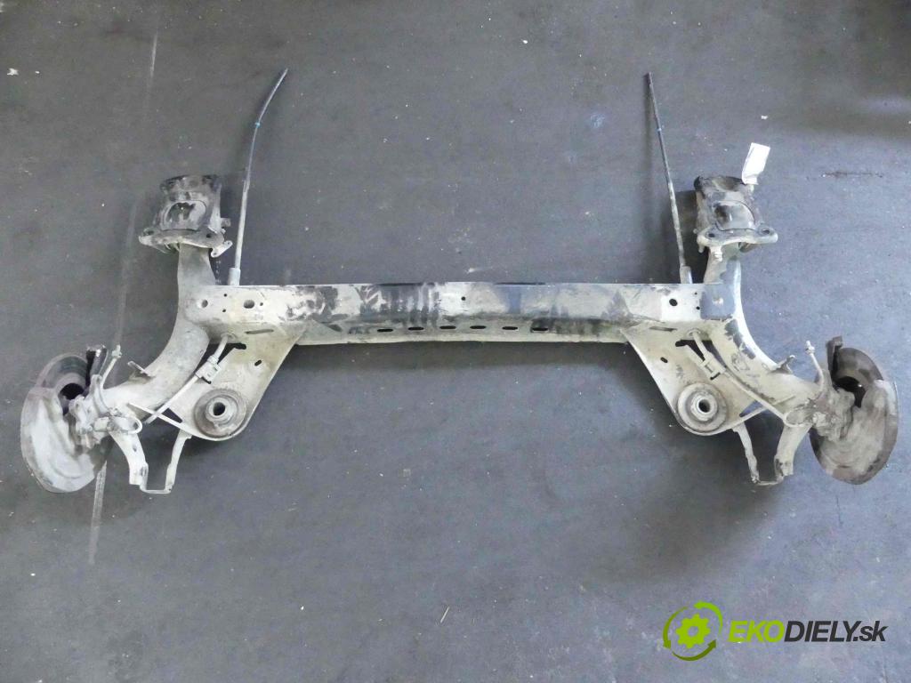 Skoda Octavia III 2013- 1.6 tdi 105 hp manual 77 kW 1598 cm3 5- zadní výztuha 