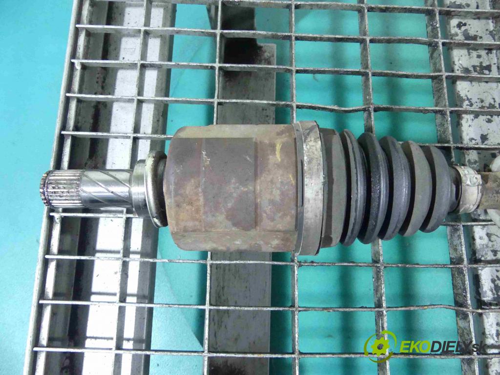 Dacia Duster I 2010-2018 1.6 16v 105 HP manual 77 kW 1598 cm3 5- poloos ľavé 391015061R (Poloosy)