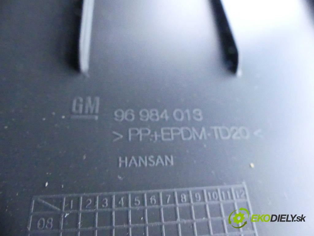 Chevrolet Cruze 1.8 16v 140 HP manual 103 kW 1800 cm3 4- operadlo 96984013 (Lakťové opierky)
