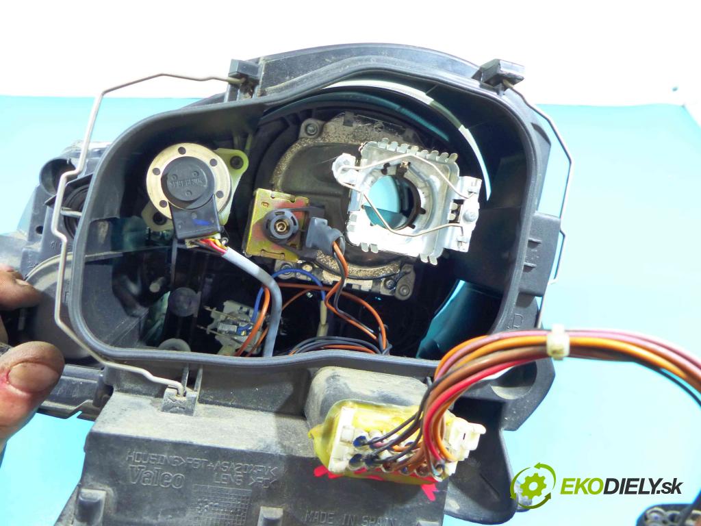 Porsche Cayenne I 2002-2010 4.5 V8 340KM: automatic 250 kW 4511 cm3 5- Reflektor: pravý 7L5941006AR (Pravé)