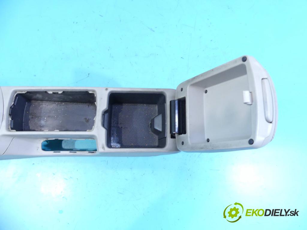 Volvo V50 2.0d 133 HP manual 98 kW 1997 cm3 5- operadlo 8687408 (Lakťové opierky)