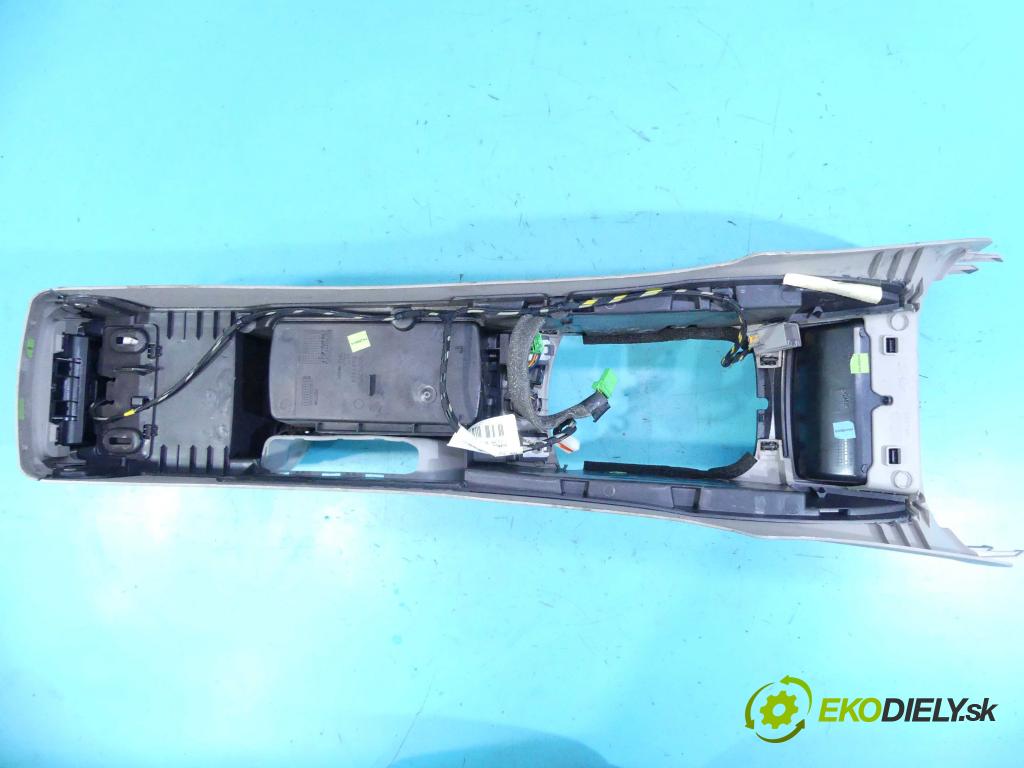 Volvo V50 2.0d 133 HP manual 98 kW 1997 cm3 5- operadlo 8687408 (Lakťové opierky)