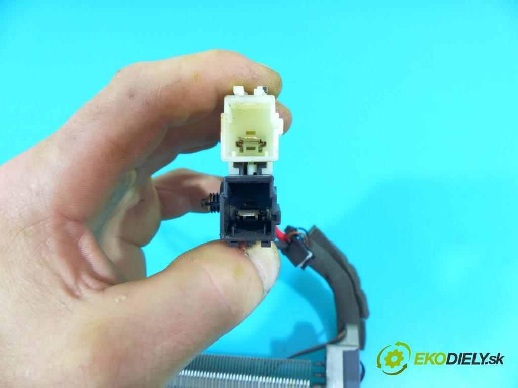 Volvo V50 2.0d 133 HP manual 98 kW 1997 cm3 5- radiator 3M51-18K463-FB (Radiátory kúrenia)