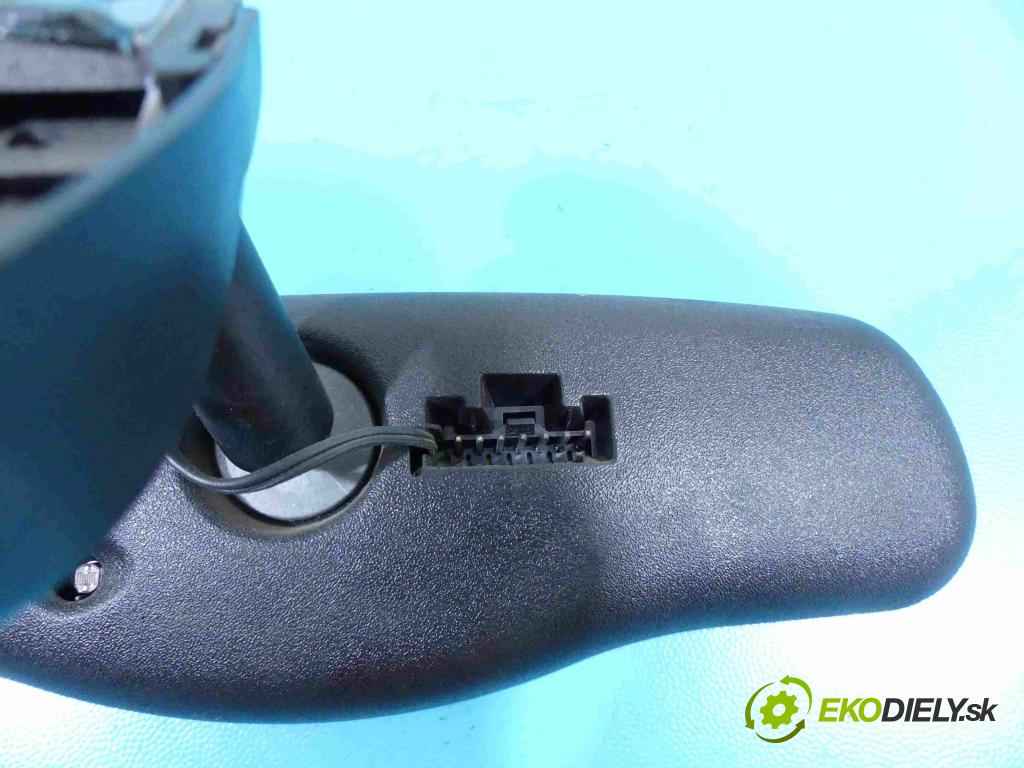 Chrysler Pacifica 3.5 V6 253KM automatic 186 kW 3518 cm3 5- zpětné zrcátko vnitřní  (Světla vnitřní)