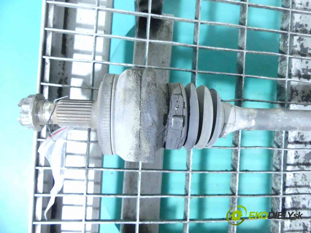 Mercedes C W204 2007-2014 2,2.0 cdi 136 HP manual 100 kW 2148 cm3 4- poloos ľavé  (Poloosy)