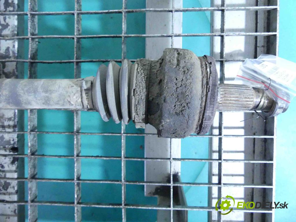 Mercedes C W204 2007-2014 2,2.0 cdi 136 HP manual 100 kW 2148 cm3 4- poloos pravé  (Poloosy)