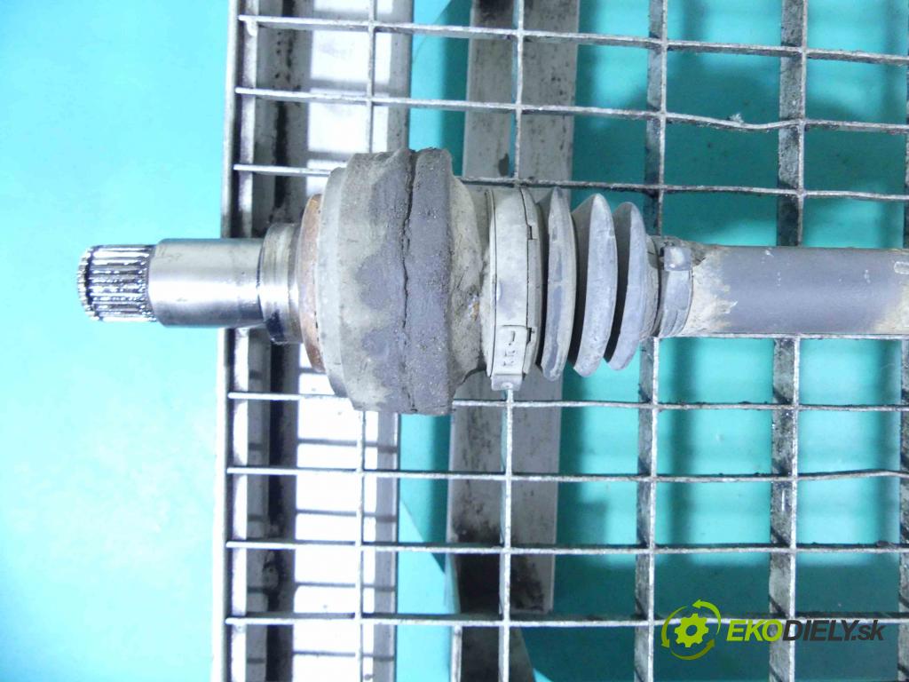 Mercedes C W204 2007-2014 2,2.0 cdi 136 HP manual 100 kW 2148 cm3 4- poloos pravé  (Poloosy)