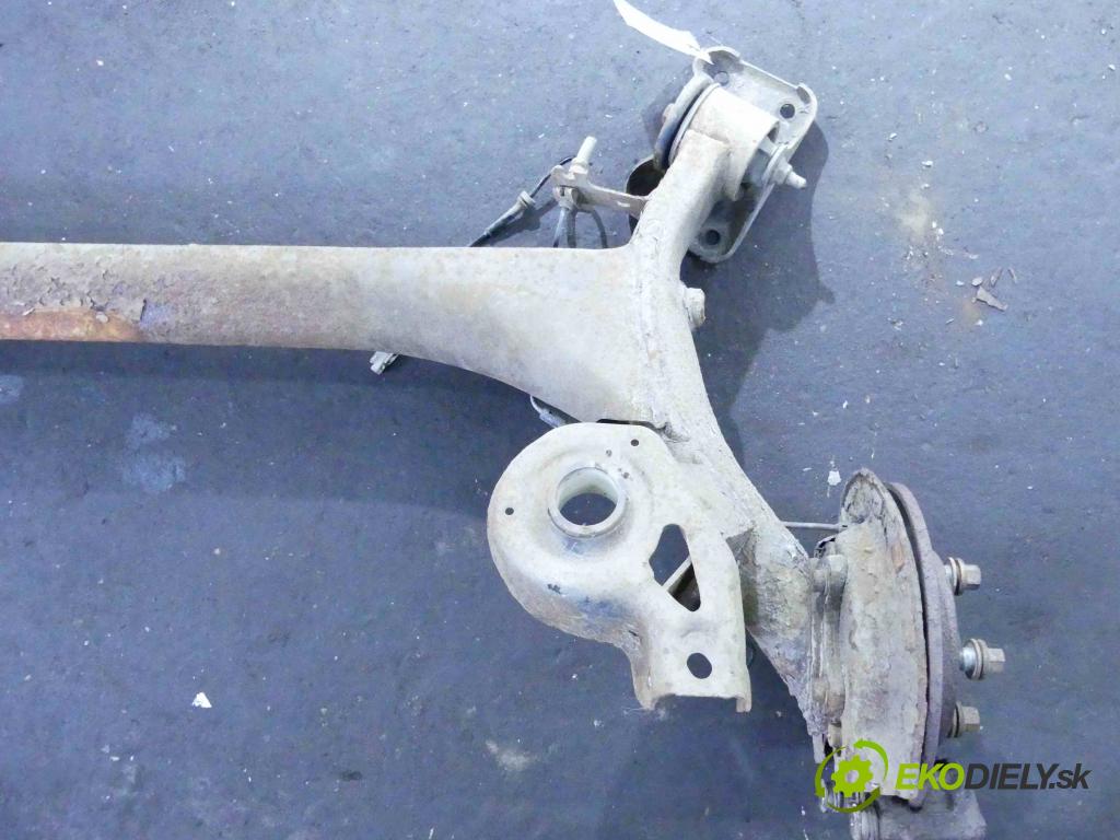 Citroen C4 I 2004-2011 1.6 hdi 109 hp manual 80 kW 1560 cm3 5- zadní výztuha