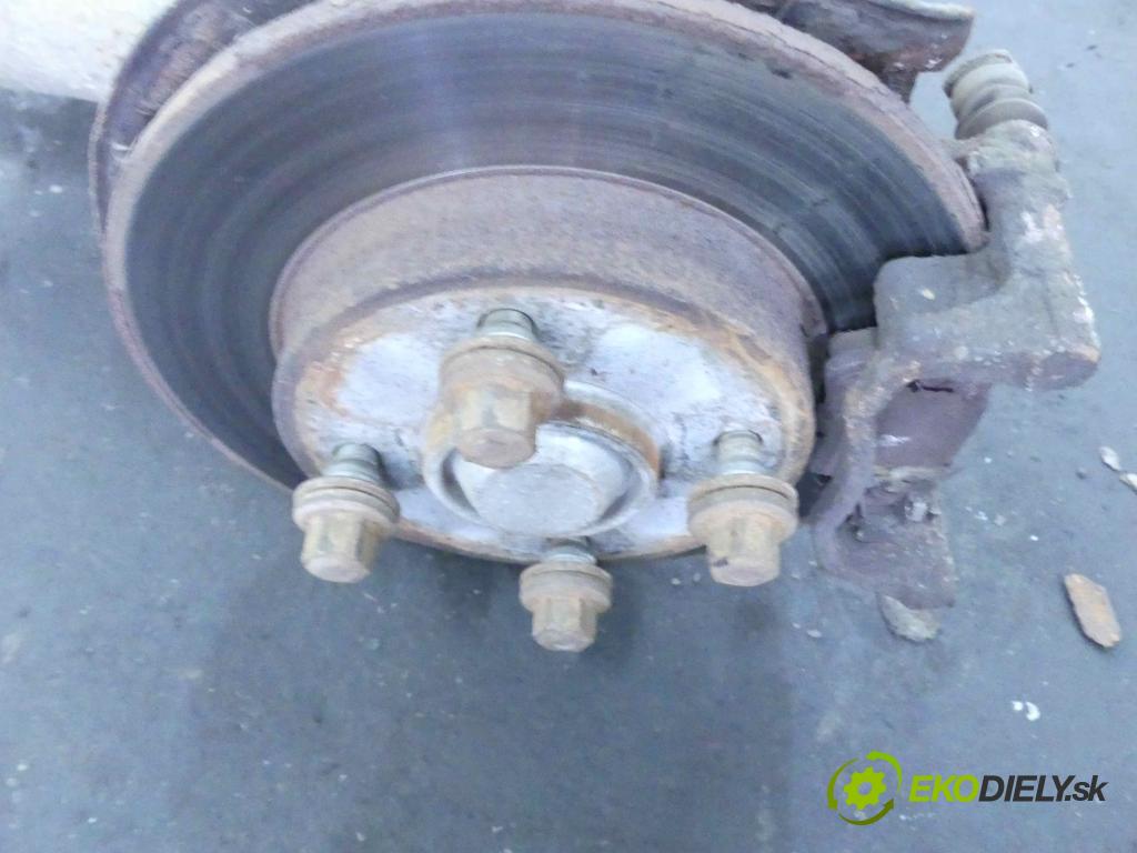 Citroen C4 I 2004-2011 1.6 hdi 109 hp manual 80 kW 1560 cm3 5- zadní výztuha