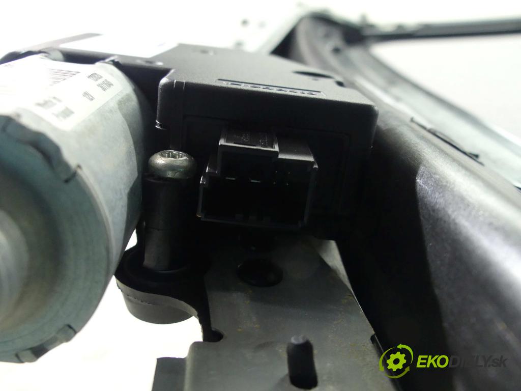 Bmw 5 F10 2010-2017 3.0d 258 hp automatic 190 kW 2993 cm3 4- Střešní okno: 7231858 (Okna karoserie)