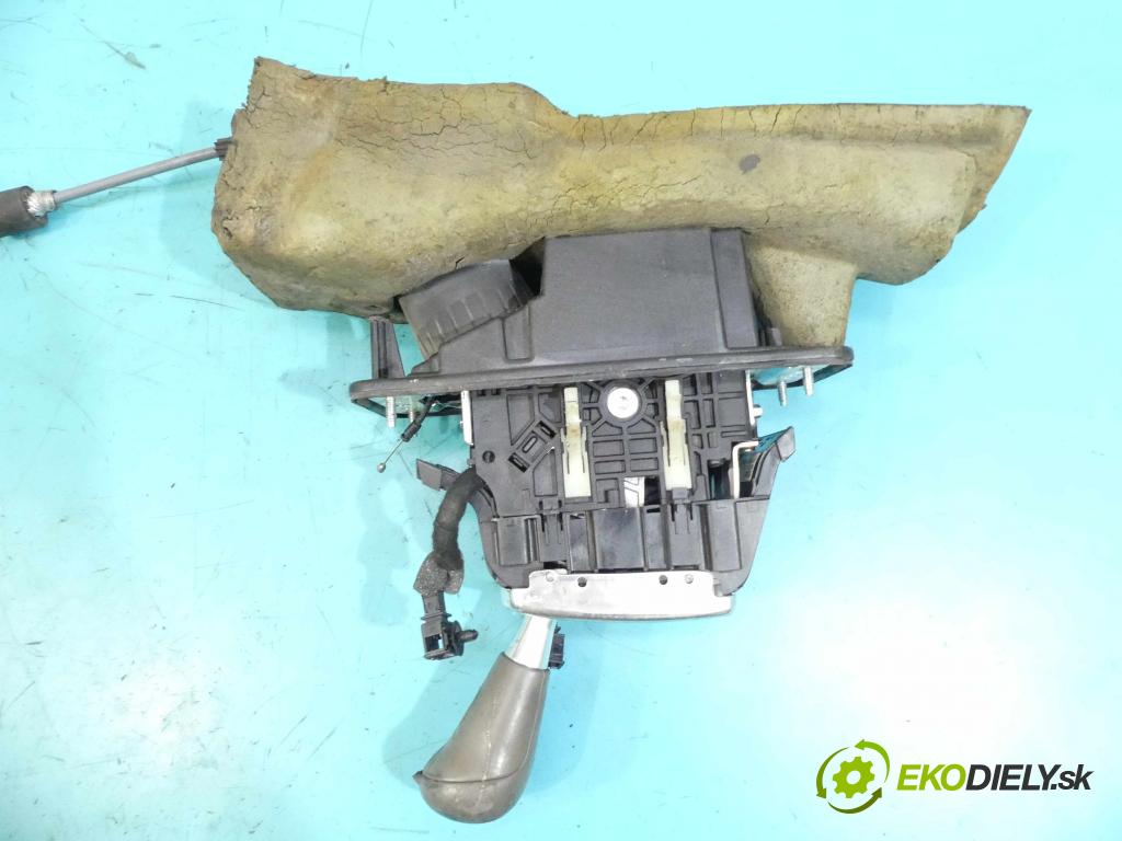 Audi A8 D3 2002-2009 4.2 B V8 334HP automatic 246 kW 4200 cm3 4- Páka: Změny: stupeň,rýchlosť 4E0864439C (Rýchlostné páky / kulisy)