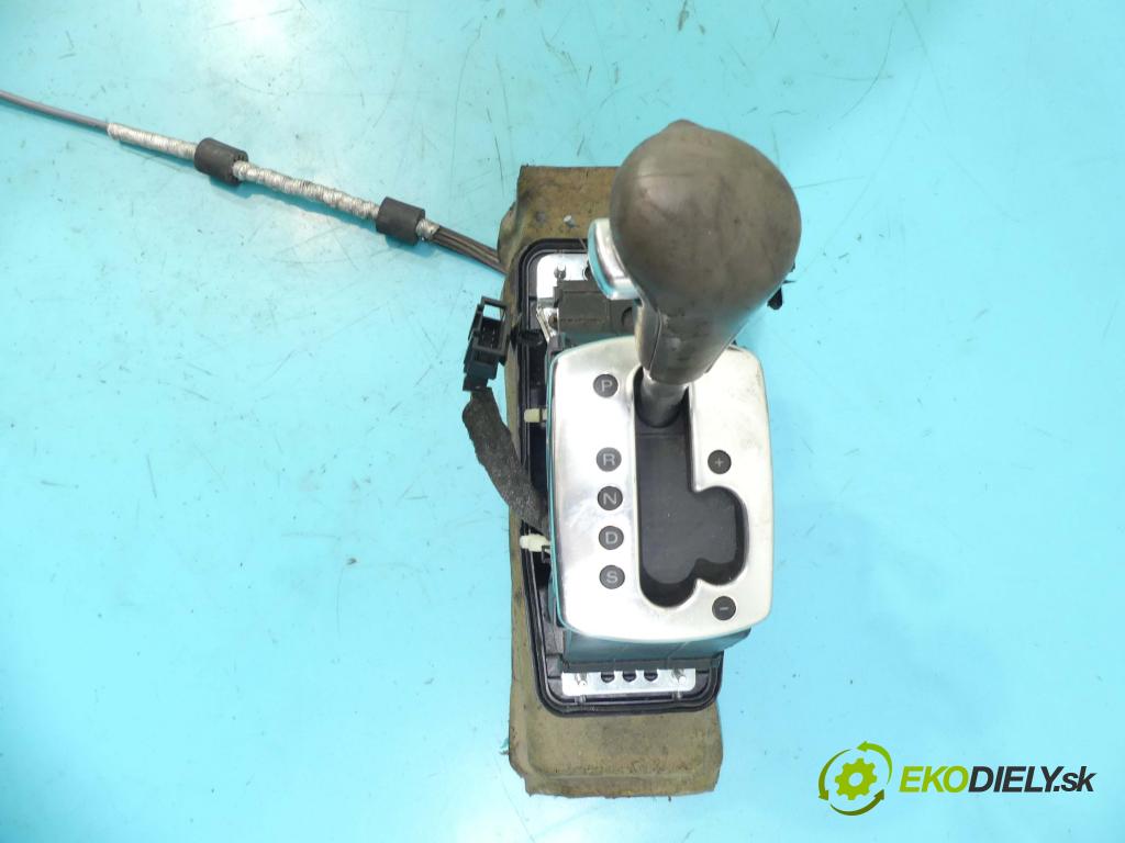 Audi A8 D3 2002-2009 4.2 B V8 334HP automatic 246 kW 4200 cm3 4- Páka: Změny: stupeň,rýchlosť 4E0864439C (Rýchlostné páky / kulisy)