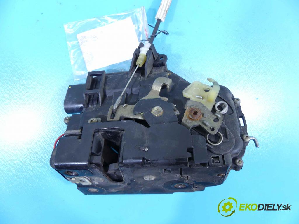 Audi A6 C5 1997-2004 2.5 tdi 163 hp manual 120 kW 2496 cm3 5- zámek přední pravý 4B1837016G