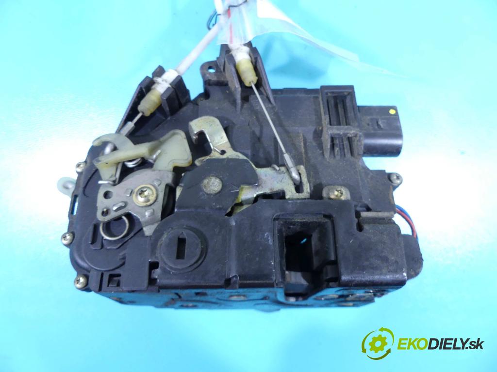 Audi A6 C5 1997-2004 2.5 tdi 163 hp manual 120 kW 2496 cm3 5- zámek zadní levý 4B0839015G