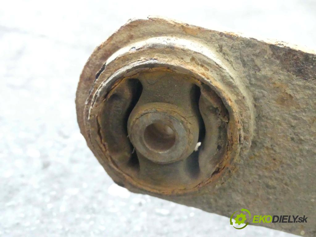 Hyundai Atos 1.0b 54 hp manual 40 kW 999 cm3 5- zadní výztuha