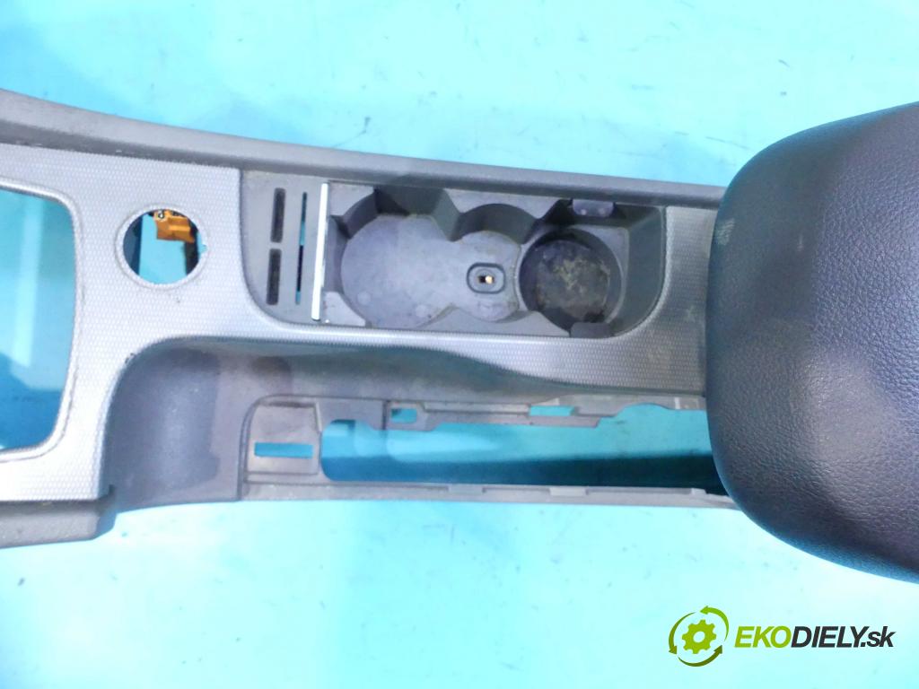 Ford Focus Mk2 2004-2011 1.6 tdci 90 HP manual 66 kW 1560 cm3 5- operadlo 8M51A045M19 (Lakťové opierky)