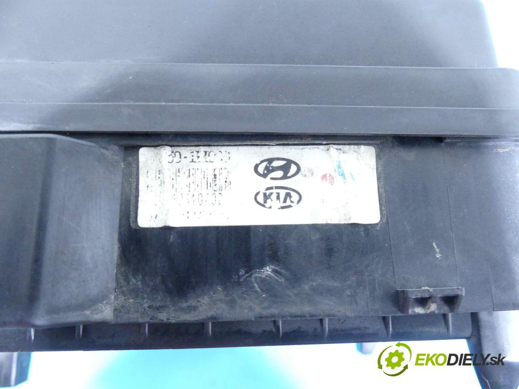 Hyundai I30 I 2007-2012 1.6 crdi 90 HP manual 66 kW 1582 cm3 5- skrinka poistka  (Poistkové skrinky)