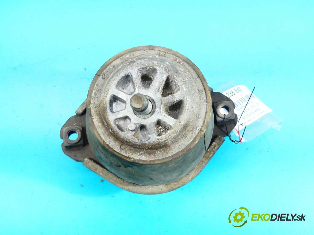 Porsche Cayenne I 2002-2010 4.5 V8 340KM: automatic 250 kW 4511 cm3 5- airbag motora 94837605001 (Držiaky motora)