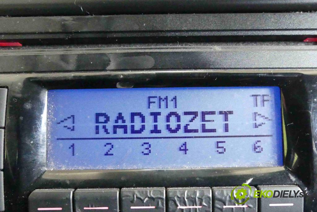 Vw Polo V 6R 2009-2017 1.2 69KM manual 51 kW 1198 cm3 5- Radio továreň: 5M0035156B