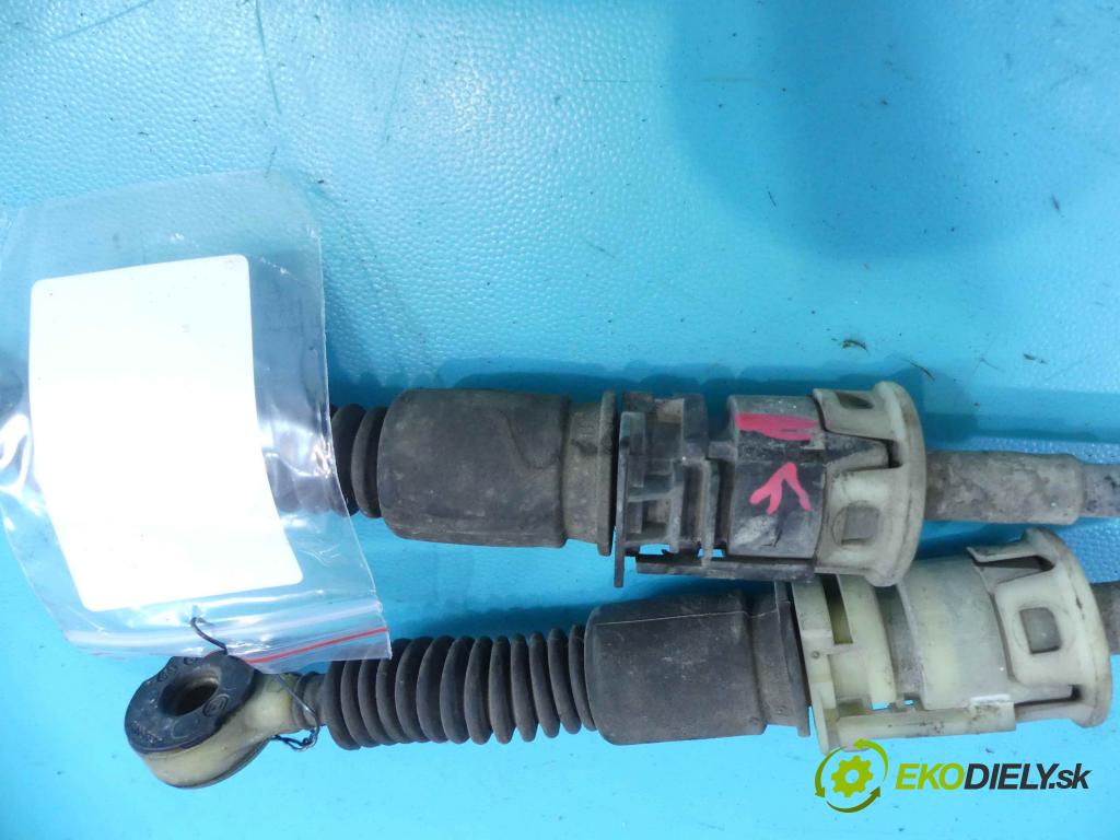 Renault Modus 1.5 dci 86 HP manual 63 kW 1461 cm3 5- Páka: Změny: stupeň,rýchlosť 8200556911 (Rýchlostné páky / kulisy)