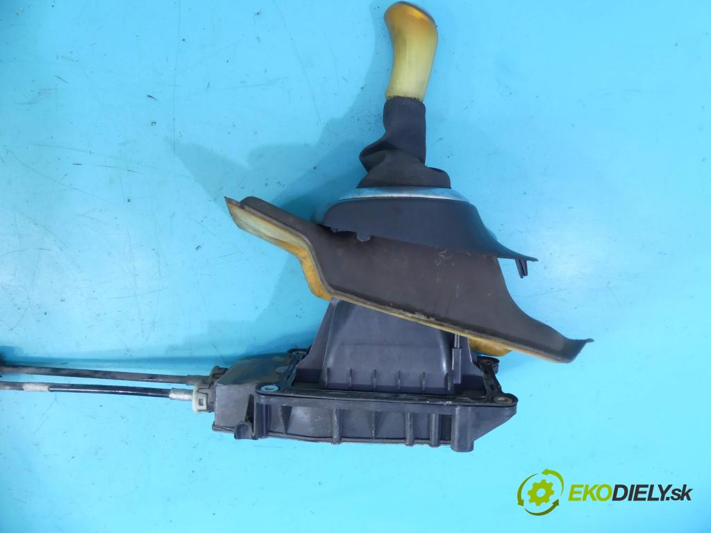 Renault Modus 1.5 dci 86 HP manual 63 kW 1461 cm3 5- Páka: Změny: stupeň,rýchlosť 8200556911 (Rýchlostné páky / kulisy)