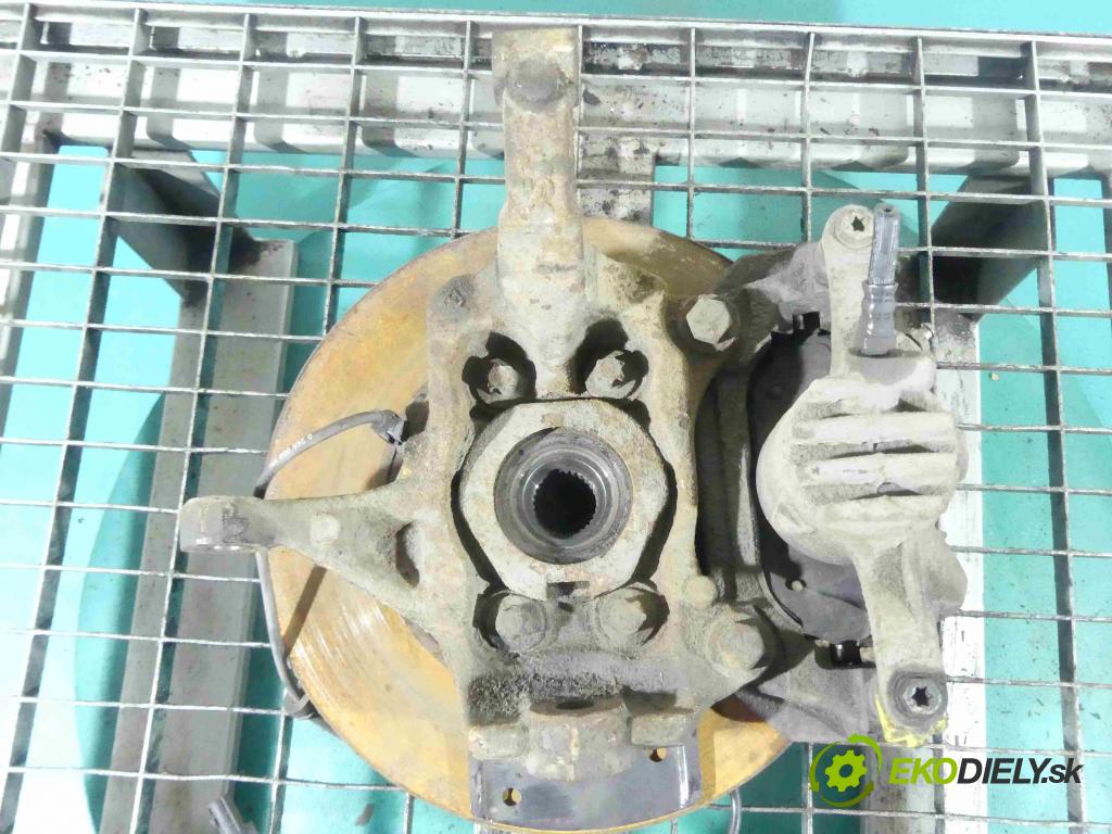 Renault Trafic III 2014 - 1.6 dci 120 HP manual 88 kW 1598 cm3 5- náboj ľavé  (Náboje)