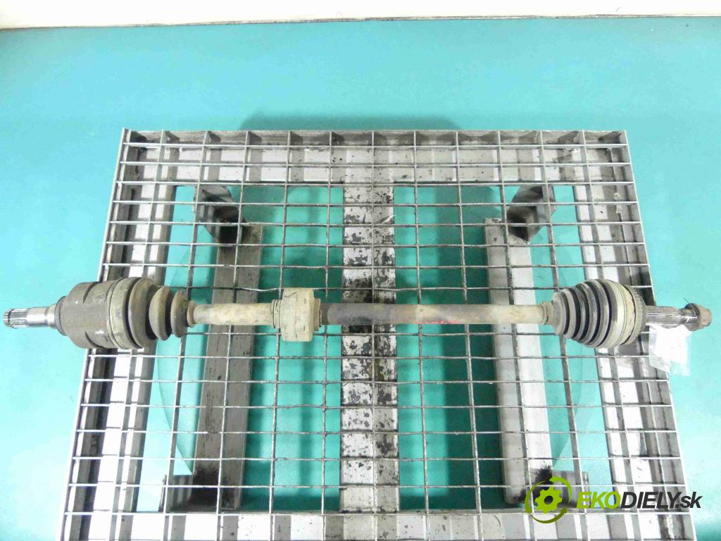 Toyota Corolla Verso I 2001-2004 1.8 vvti 135 HP manual 99 kW 1794 cm3 5- poloos pravé  (Poloosy)