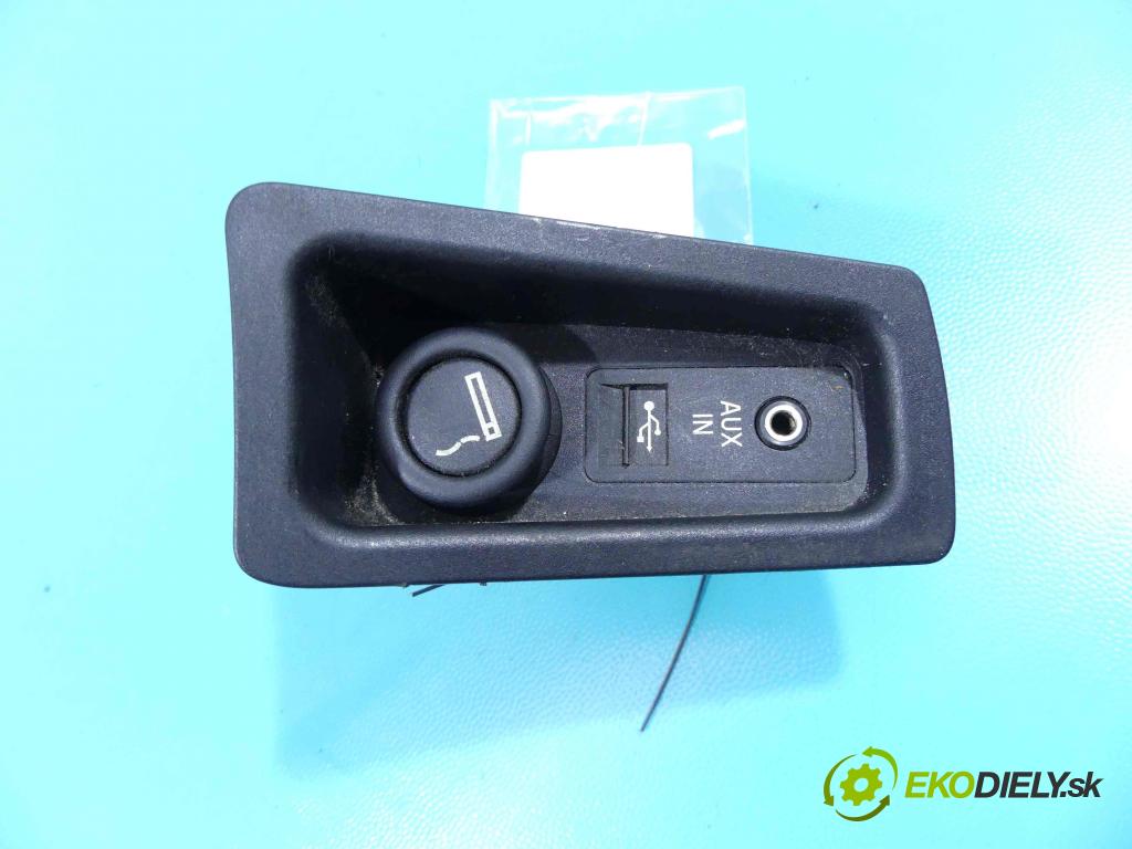Bmw 1 E87 2004-2011 2.0d 143 HP manual 105 kW 1995 cm3 5- zásuvka USB 9129651