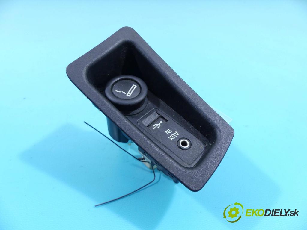 Bmw 1 E87 2004-2011 2.0d 143 HP manual 105 kW 1995 cm3 5- zásuvka USB 9129651
