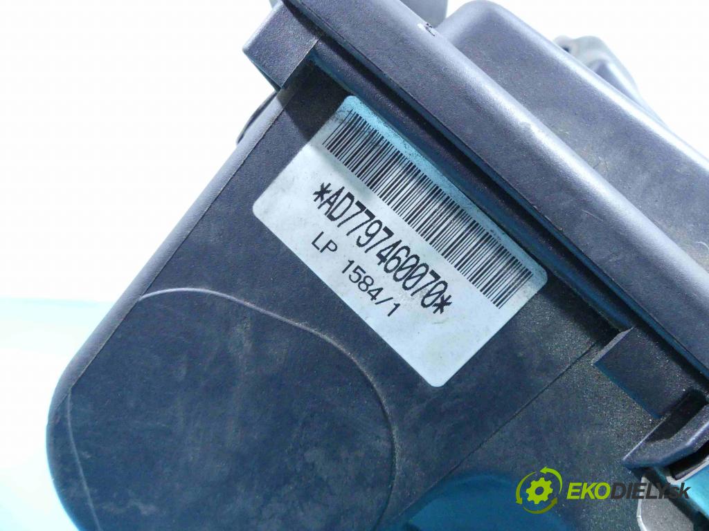 Bmw 1 E87 2004-2011 2.0d 143 hp manual 105 kW 1995 cm3 5- obal filtra vzduchu 7797460-07 (Kryty filtrů)