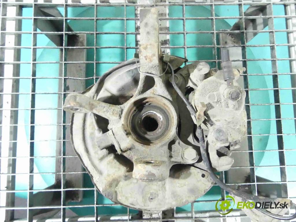 Toyota Avensis I T22 1997-2003 2.0 16v 128 HP manual 94 kW 1998 cm3 4- náboj ľavé  (Náboje)