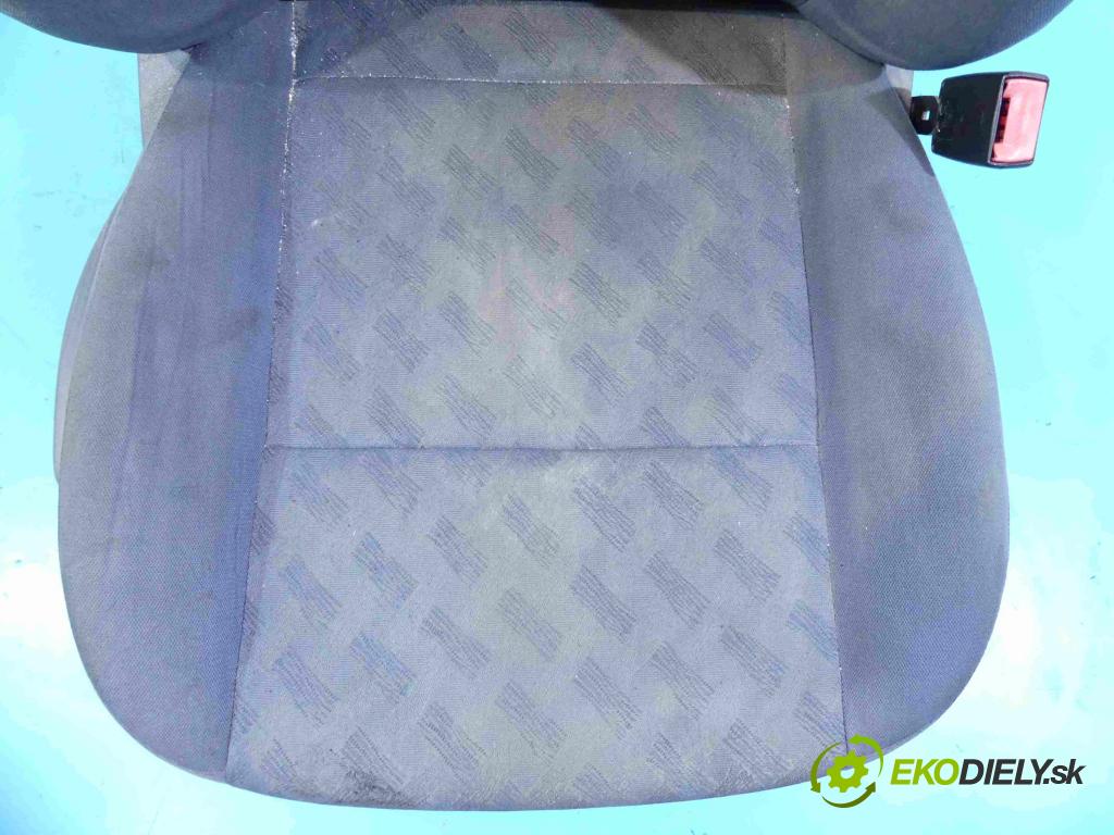 Skoda Octavia I 1996-2010 1.9 tdi 90 HP manual 66 kW 1896 cm3 5- Sedačka pravý  (Sedačky, sedadlá)