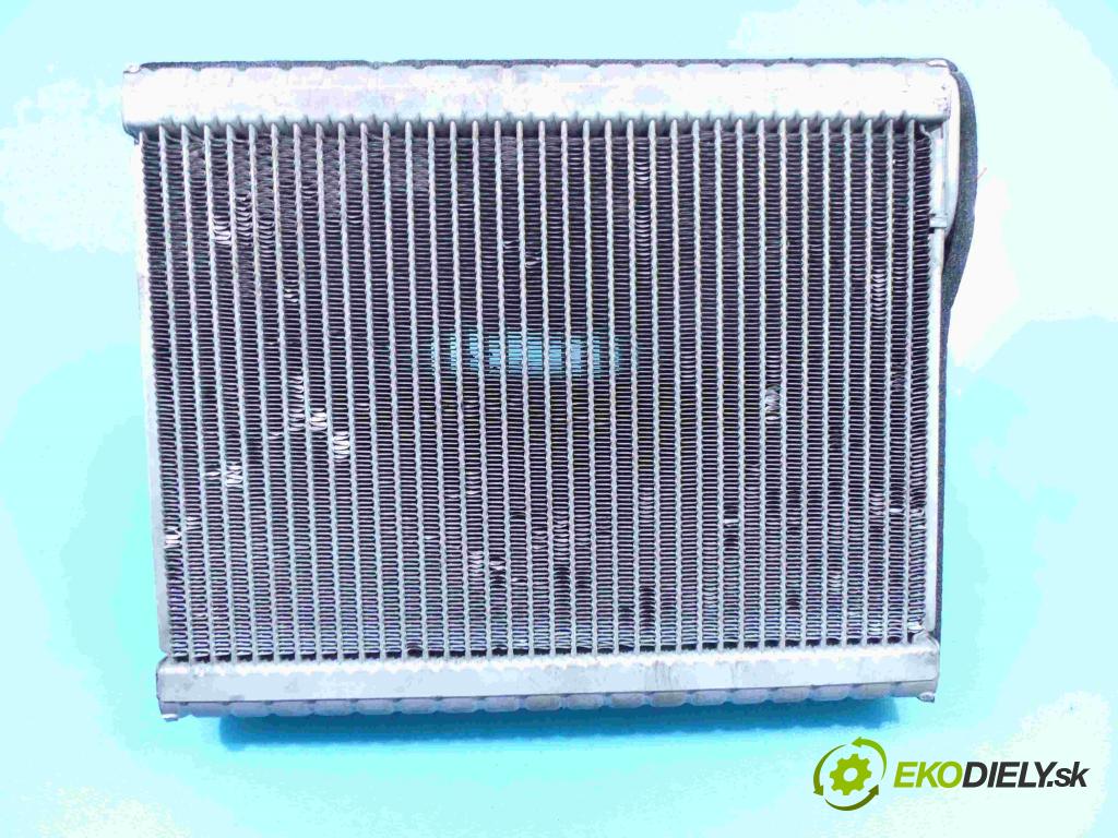 Peugeot 301 1.6 16V 116 HP manual 85 kW 1587 cm3 4- radiator  (Radiátory kúrenia)
