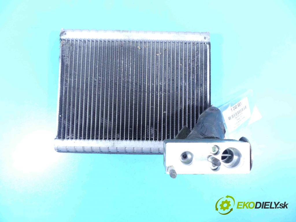 Peugeot 301 1.6 16V 116 HP manual 85 kW 1587 cm3 4- radiator  (Radiátory kúrenia)