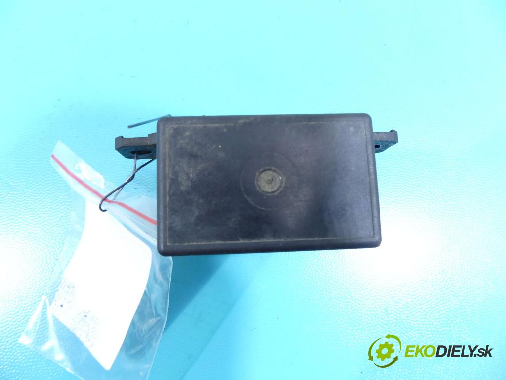 Bmw X5 E70 2006-2013 3.0d 245KM automatic 180 kW 2993 cm3 5- Relé: 7661503 (Relé)