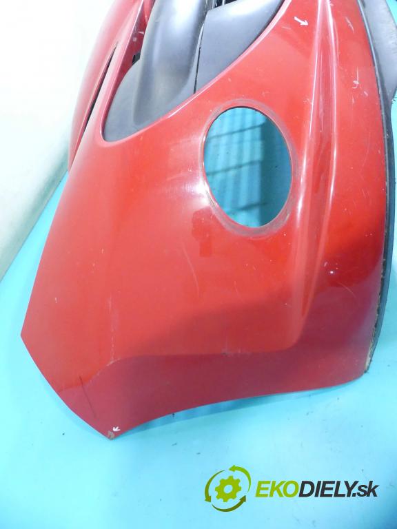 Peugeot 206 1.1b 60 hp manual 44 kW 1124 cm3 3- nárazník přední