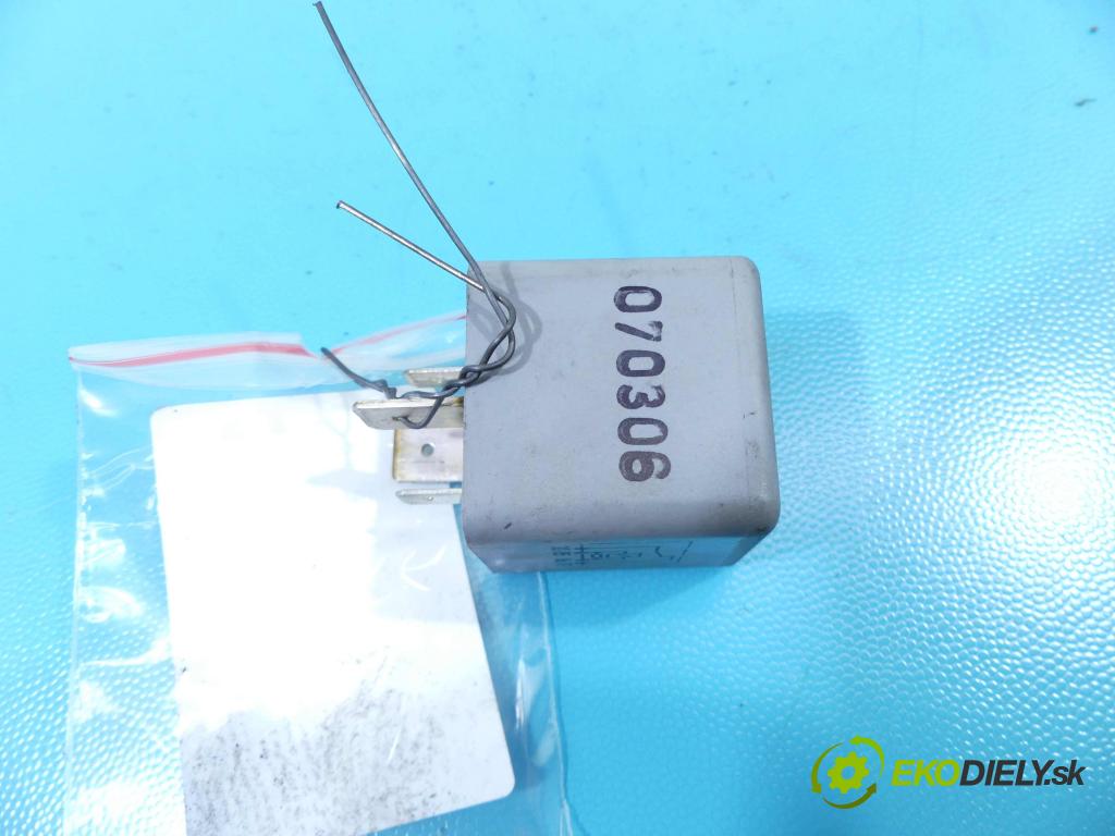 Vw Touareg I 2002-2010 5.0 TDI 313 HP automatic 230 kW 4921 cm3 5- Relé: 3D0906383 (Relé)