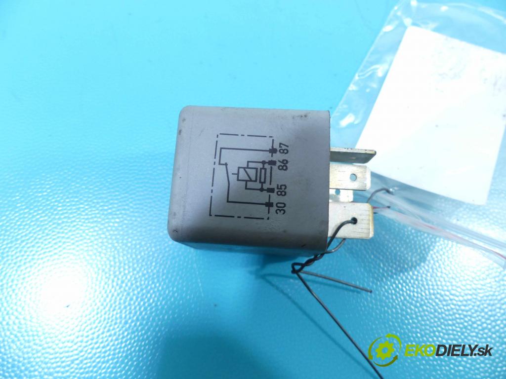 Vw Touareg I 2002-2010 5.0 TDI 313 HP automatic 230 kW 4921 cm3 5- Relé: 3D0906383 (Relé)