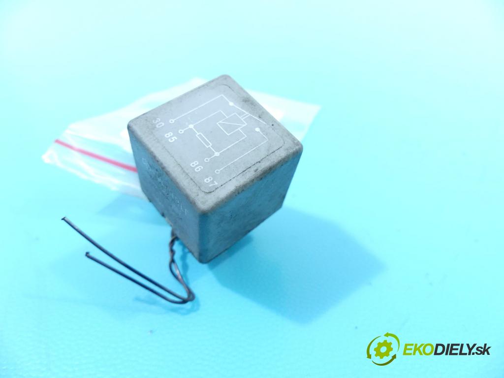 Mercedes Vito W638 1996-2003 2,2.0 cdi 82 HP manual 60 kW 2148 cm3 5- Relé: 22204013 (Relé)