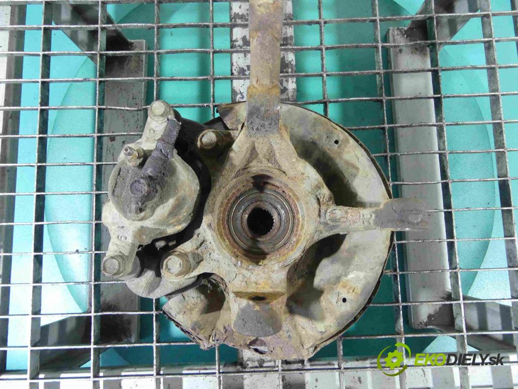 Toyota Yaris I 1999-2005 1.0 VVTI 68 HP manual 50 kW 998 cm3 5- náboj pravé (Náboje)