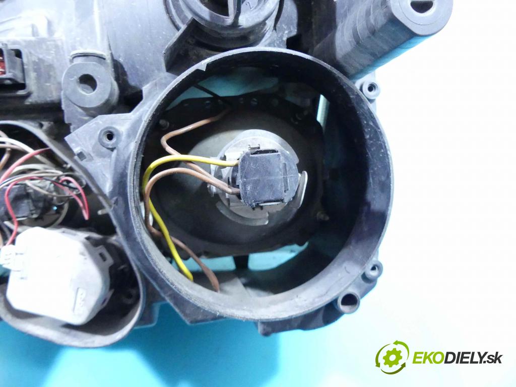 Opel Vectra C 2002-2008 2.0 dti 101 HP manual 74 kW 1995 cm3 4- Reflektor: pravý  (Pravé)