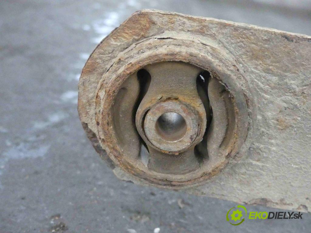 Hyundai Atos 1.0 54 hp manual 40 kW 999 cm3 5- zadní výztuha