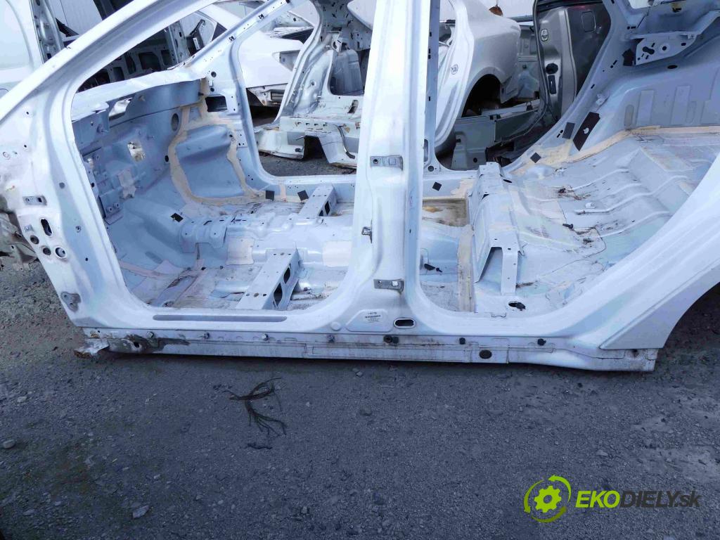 Ford Focus Mk3 2010-2018 2.0 TDCI 140 hp manual 103 kW 1997 cm3 5- práh levý  (Ostatní)