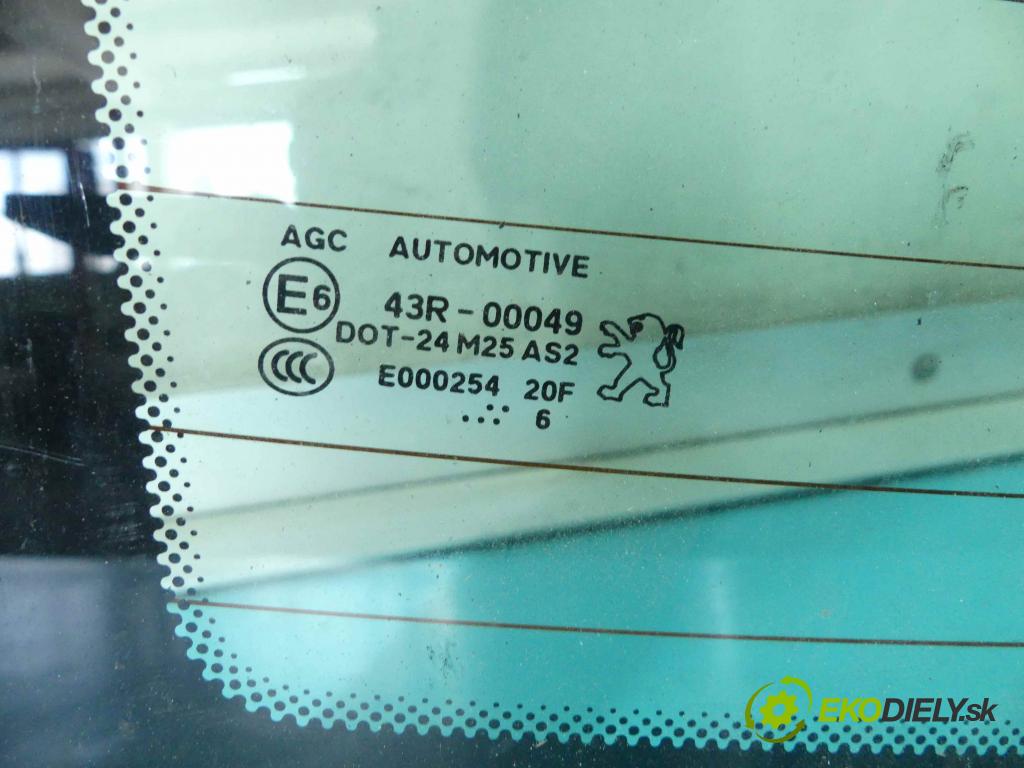 Peugeot 407 2.2 16v 163 hp manual 120 kW 2230 cm3 2- sklo zadní  (Okna zadní)