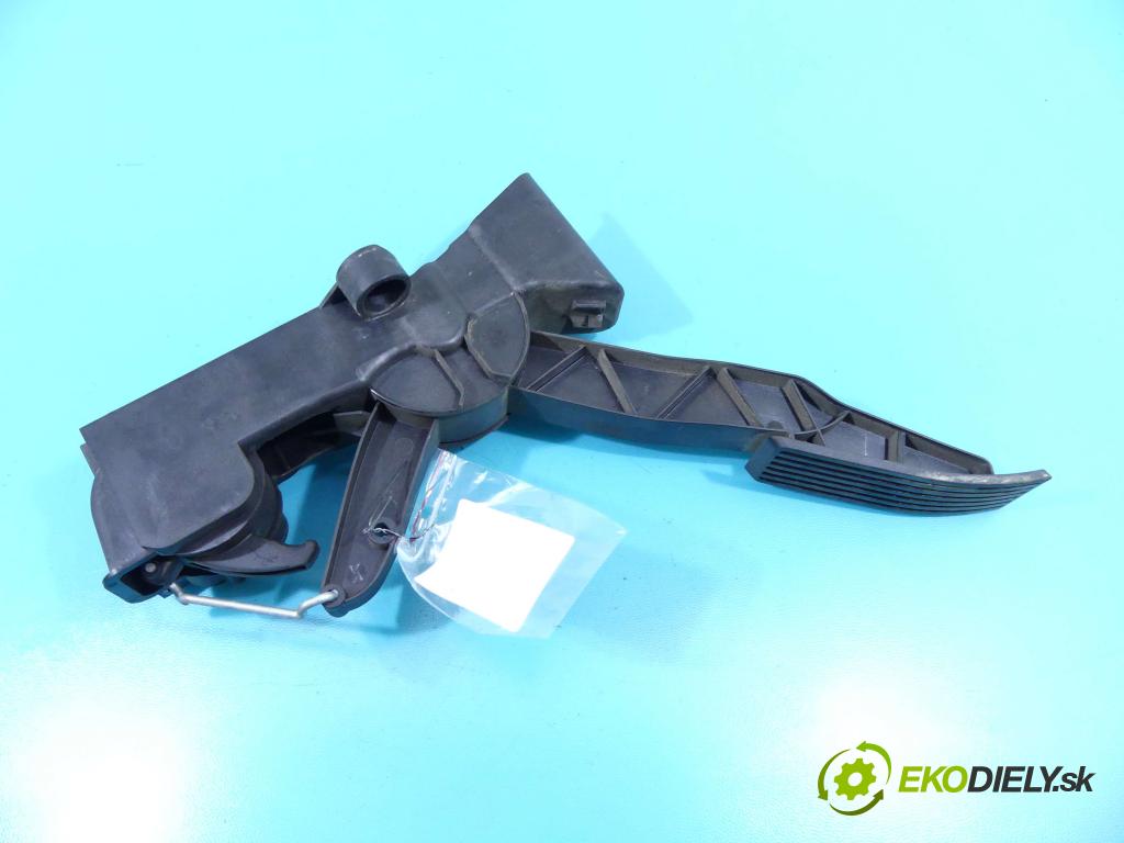 Mercedes A W169 2004-2012 2.0 cdi (640941) 140 HP manual 103 kW 1992 cm3 5- pedále A1693000304 (Pedále)