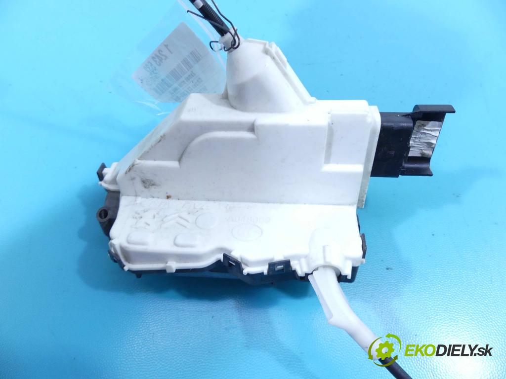 Citroen C3 II 2009-2016 1.2 Tech 82 hp manual 60 kW 1199 cm3 5- zámek přední pravý PSA006246