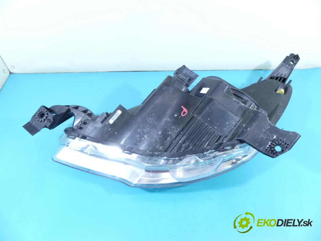 Citroen C3 II 2009-2016 1.2 Tech: 82 HP manual 60 kW 1199 cm3 5- Reflektor: pravý 9677033880 (Pravé)